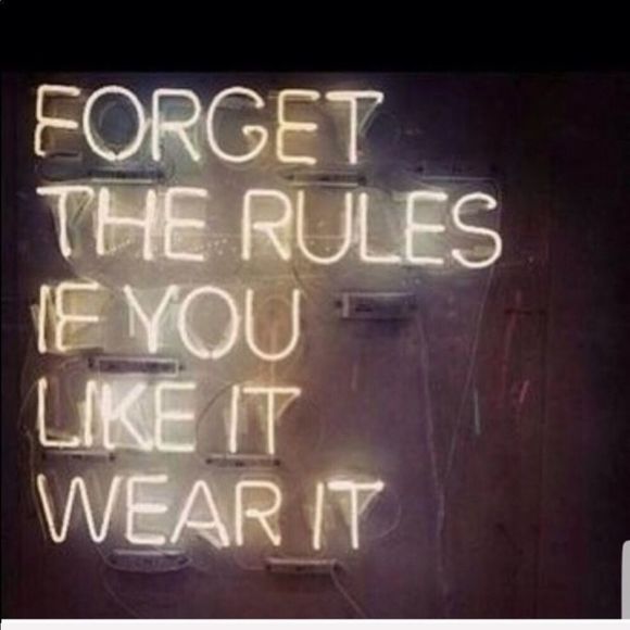 New Straight Outta Quarantine Mustard Graphic Crop Top T-Shirt Medium - Picture 5 of 10